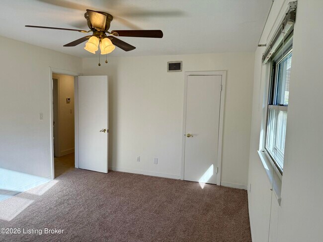 Building Photo - 4701 Palma Rd