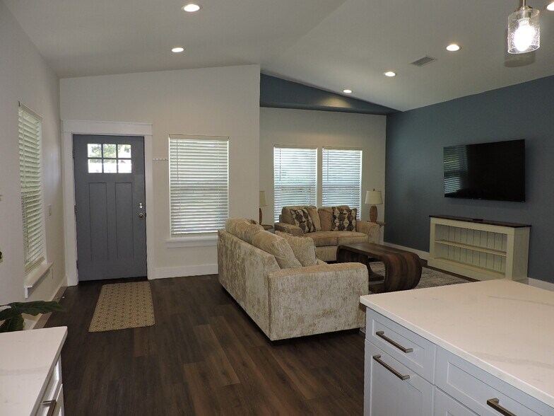 Building Photo - 12610 Erin Lea Ln