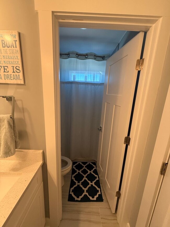 Building Photo - Beautiful rental in great location!