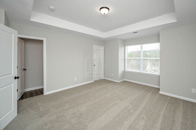 Building Photo - 390 Woodland Cir