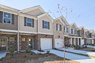 Building Photo - Modernistic 3 Bed 2.5 Bath Townhome in Jonesboro! Gardens at Lovejoy