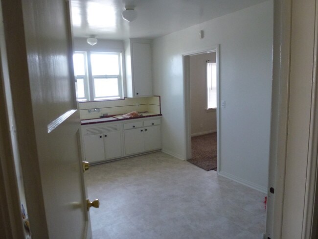 Building Photo - 1437 Lucile Ave