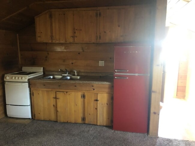 Building Photo - 54100 Pine Crest Ave