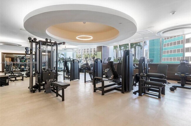 Building Photo - 200 Biscayne Blvd Way