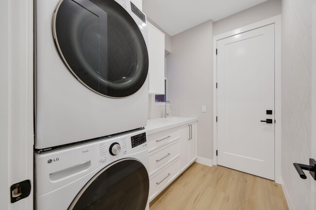 Building Photo - 5537 NW 21st Way