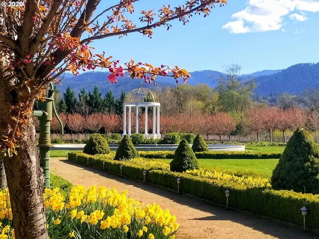 Building Photo - One of a kind furnished apartment on Creekside Estate | Short-Term Rental Available Now through A...