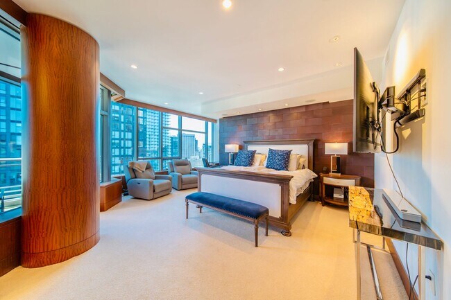 Building Photo - 2Bd/2.5Ba Seattle  Penthouse