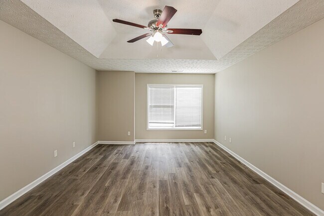 Building Photo - 7050 Silver Bend Overlook