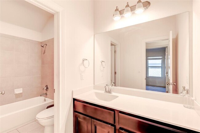 Building Photo - 15517 Bended Knee Dr