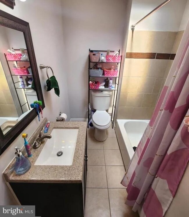 Building Photo - 565 Van Kirk St