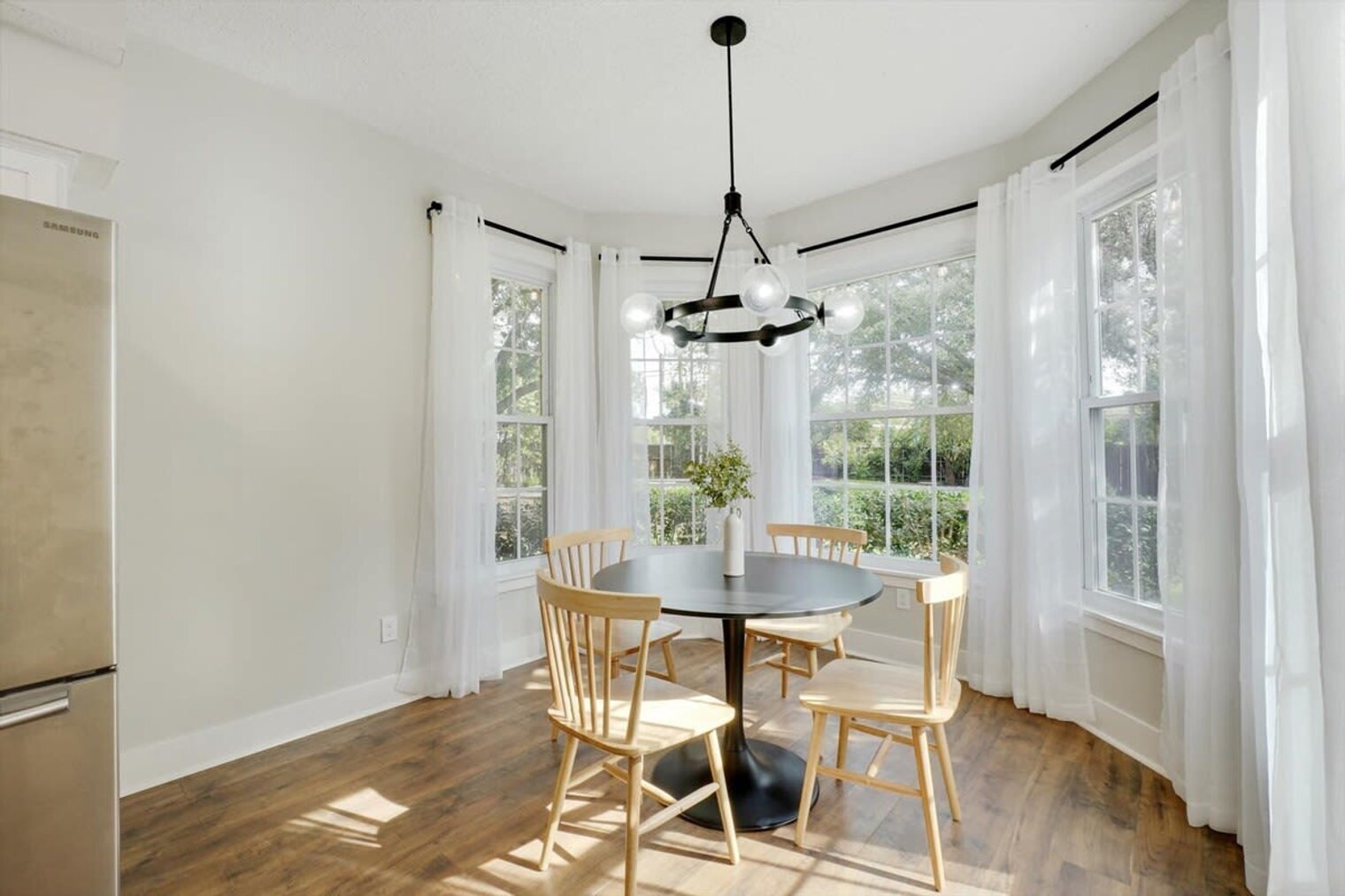 Building Photo - 2200 Glenbrook St