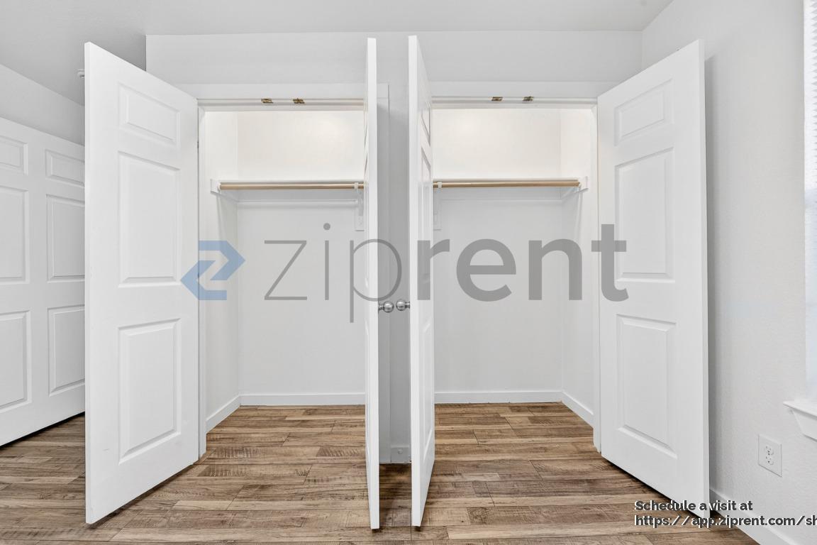 Building Photo - 3226 Navaro St