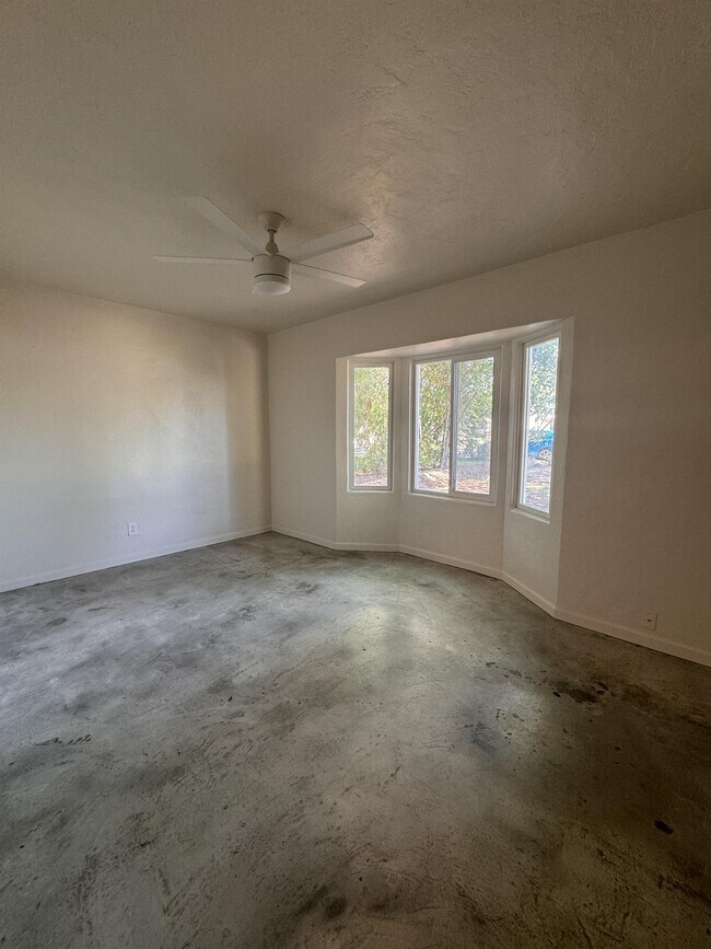 Building Photo - 2718 N Greenfield Rd