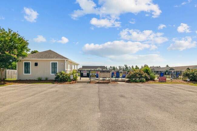 Building Photo - 3 Bed | 2.5 Bath | ~1,536 Sq Ft | Available for Rent