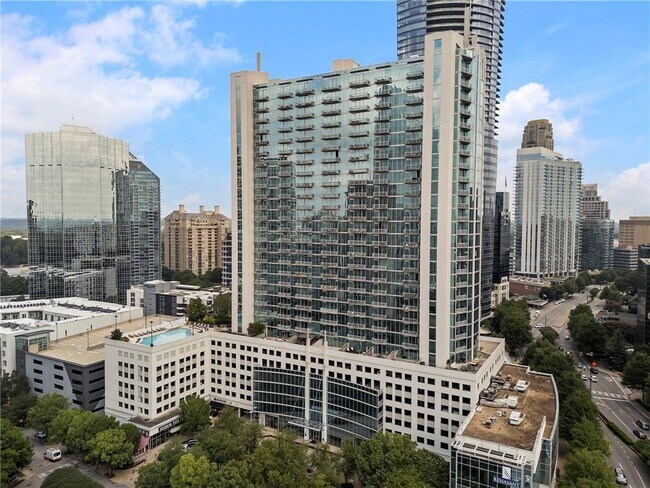 Primary Photo - 3324 Peachtree Rd NE