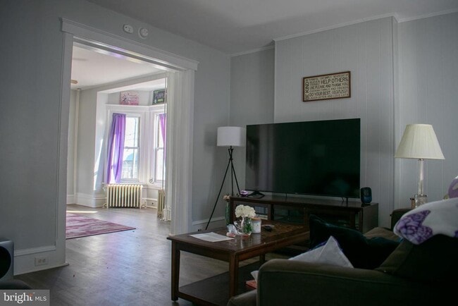 Building Photo - 605 Bridge St