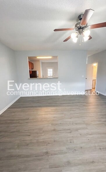 Building Photo - 8610 Thomas Ln