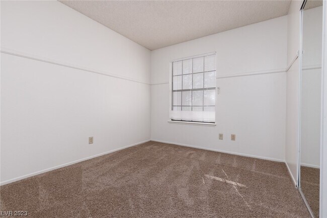 Building Photo - 8432 Mulcahy Ave