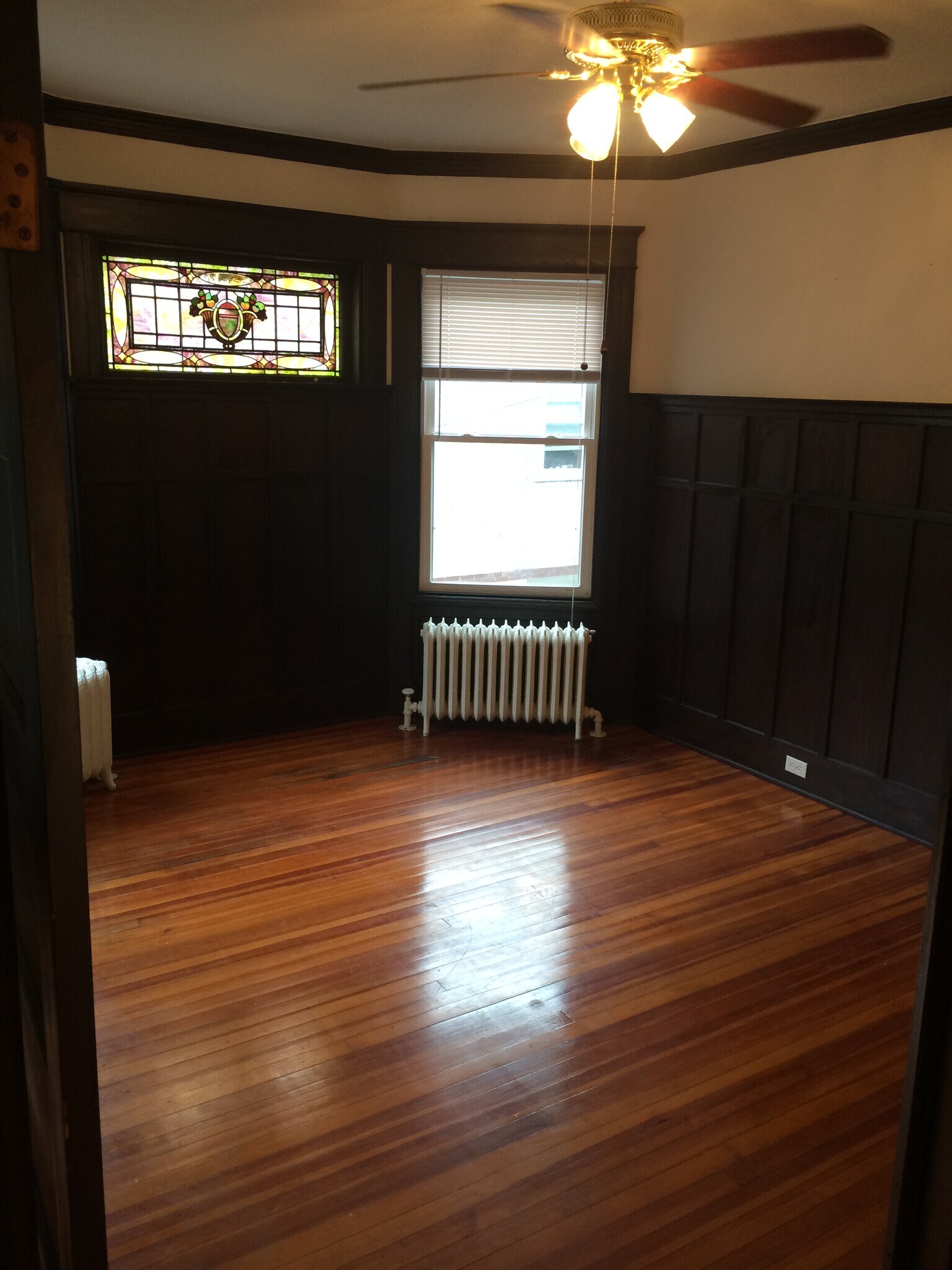 Building Photo - 372 Morris St