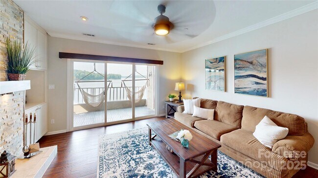 Building Photo - 9816 Emerald Point Dr