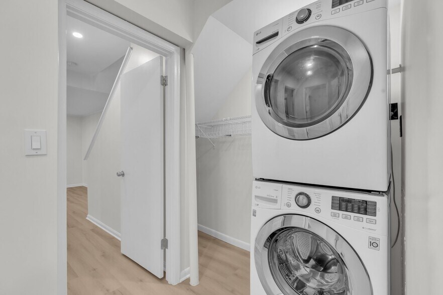 Building Photo - 5338 Anchor Ct
