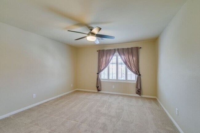 Building Photo - Bright & Spacious 5-Bedroom Home with 3-Car Garage in 89141