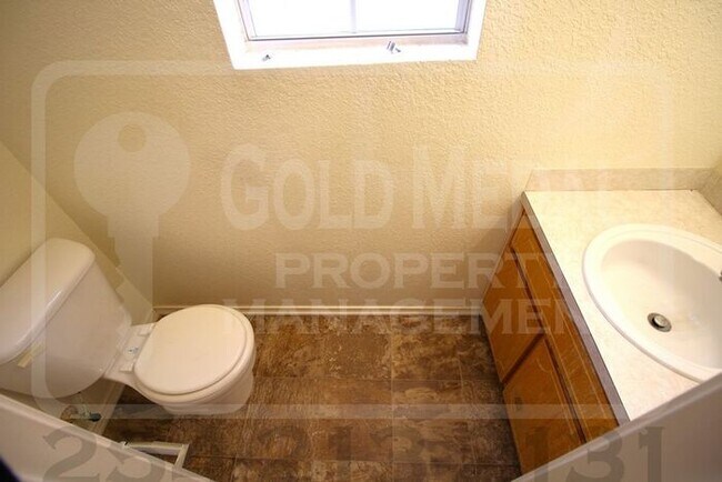 Building Photo - 4202 Deek Dr