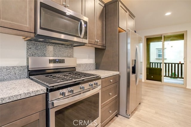 Building Photo - 863 Iris Way