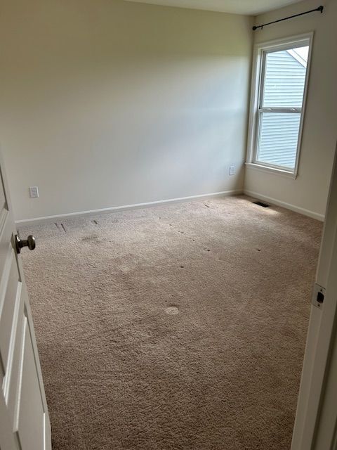Building Photo - Massive, Newer 4 Bedroom Home in Pool Comm...