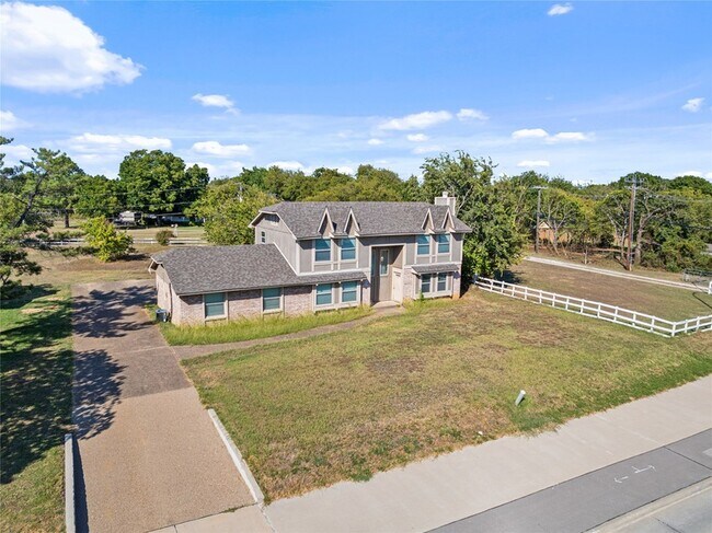 Building Photo - 6925 Calendar Rd