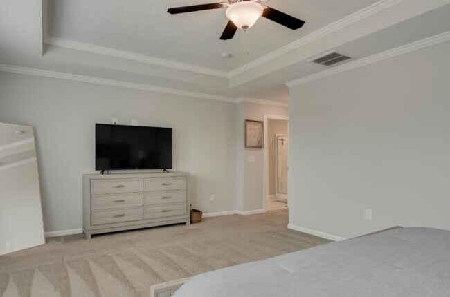 Building Photo - 3153 Wayne Dr