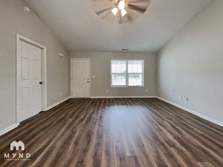 Building Photo - 195 Hunter Landing Dr