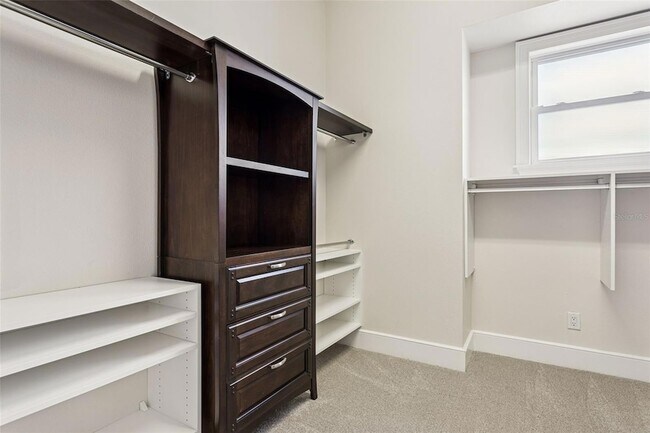 Building Photo - 821 Bay Point Dr