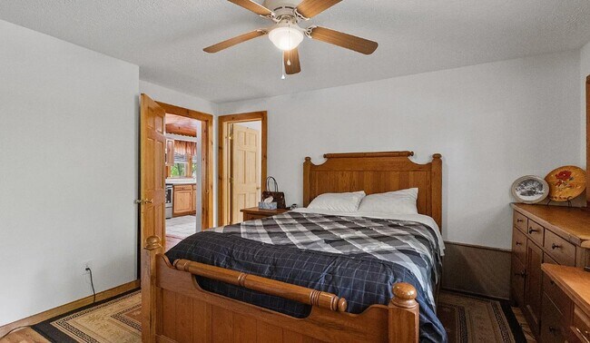 Building Photo - 3117 Noland Dr