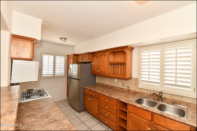 Building Photo - 4526 Bliss Ave