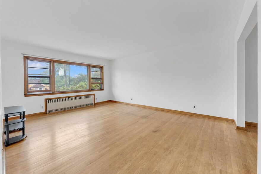 Building Photo - 480 N Midland Ave
