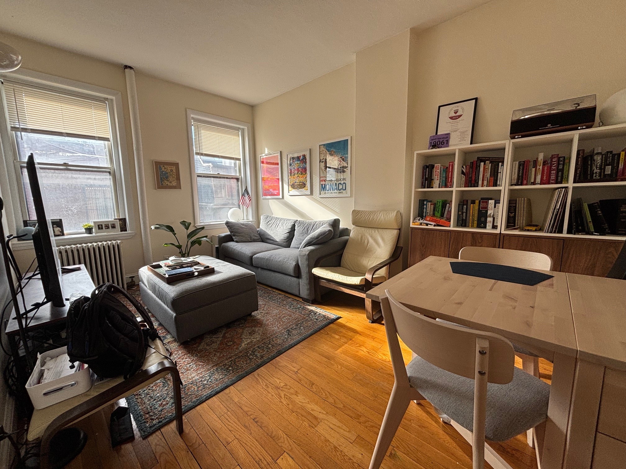 Building Photo - 19 Irving St