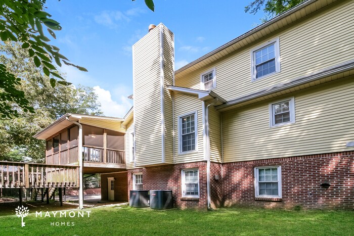 Building Photo - 1748 King James Dr