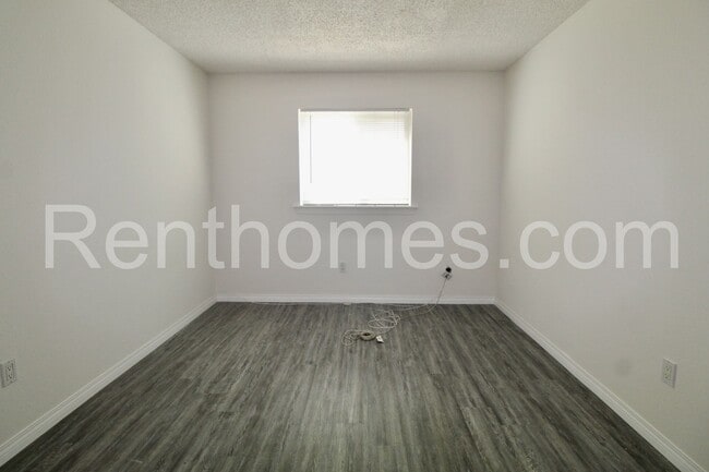 Building Photo - 15519 Andorra Way