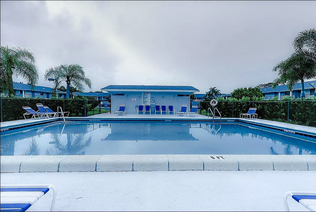 Heated Community Pool - 1201 SE Parkview Pl