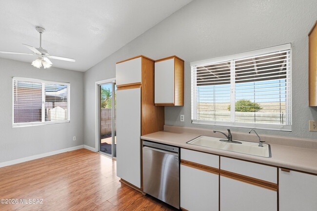 Building Photo - 8871 E Citrus Tree Dr