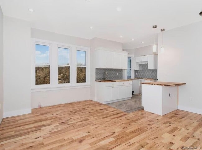 Building Photo - 154 Woodworth Ave