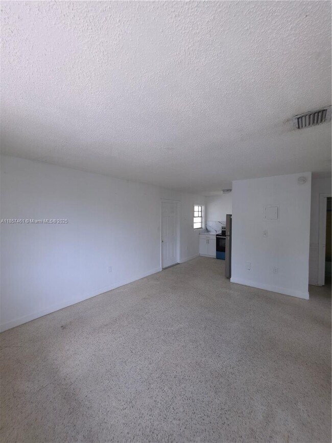 Building Photo - 1152 NW 6th St