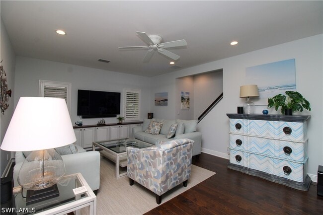 Building Photo - 2150 Marina Dr