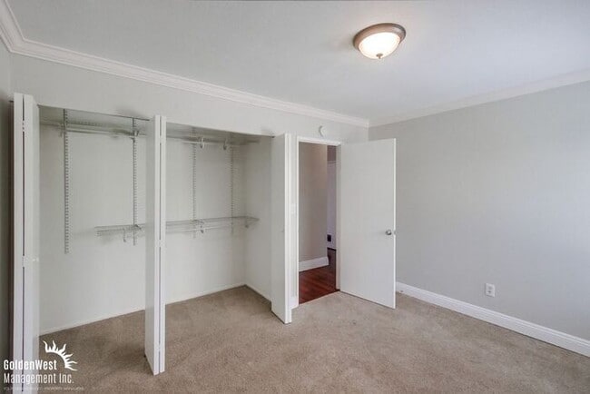 Building Photo - Stylish 2Bdm 1Ba Condo in Gated Clairemont...