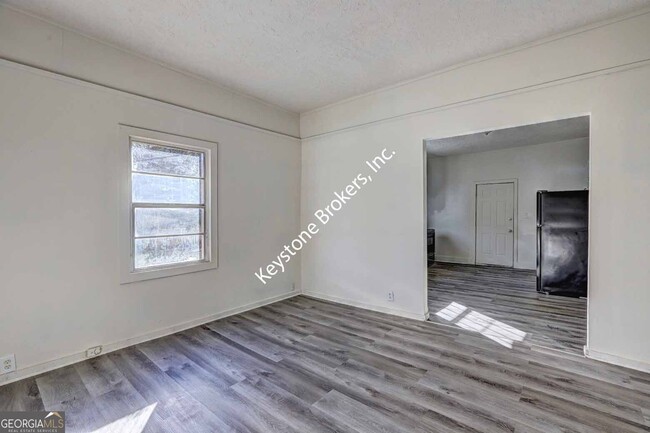 Building Photo - 760 Magnolia Dr