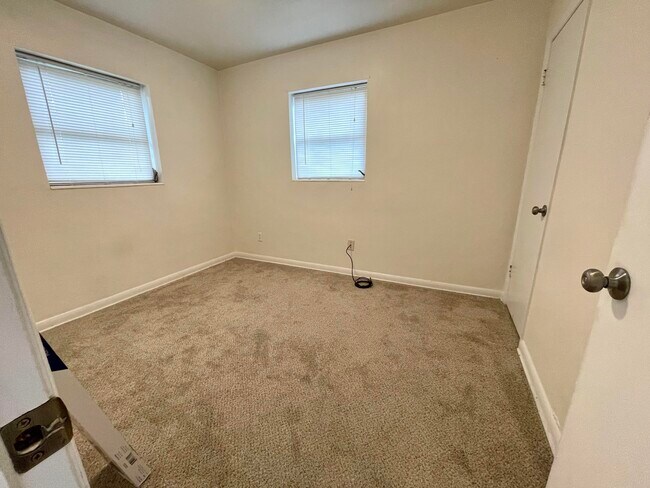 Building Photo - 450 Bryn Mawr Blvd