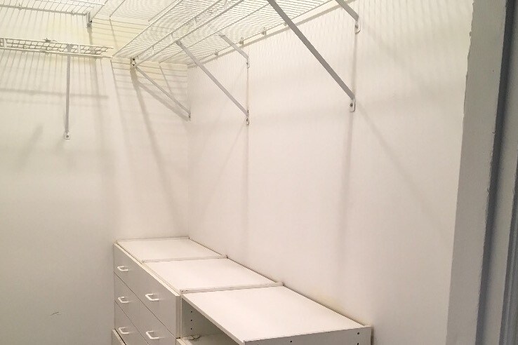 Walk-In Closet - 4124 W Pine Blvd