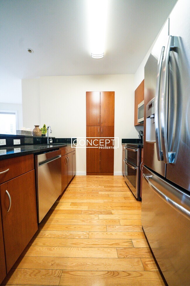 Building Photo - 9 Miner St