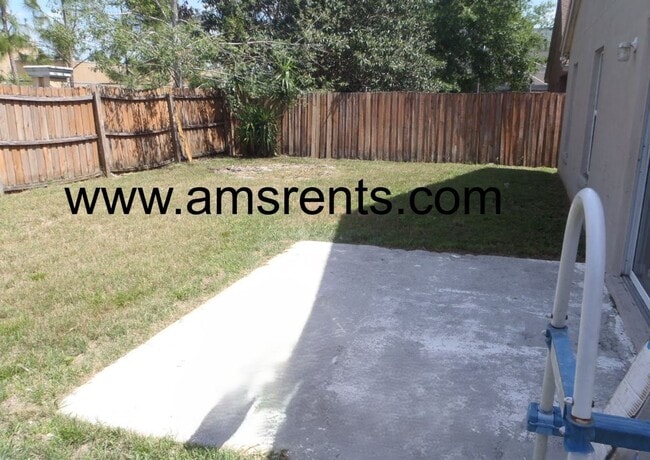 Building Photo - 4-bedroom 2-bathroom house in Chase Grove ...